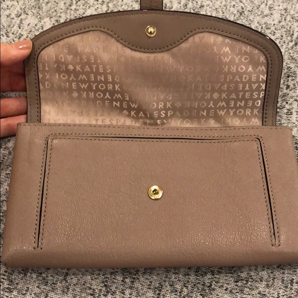 KATE SPADE: Wallet - Picture 3 of 7